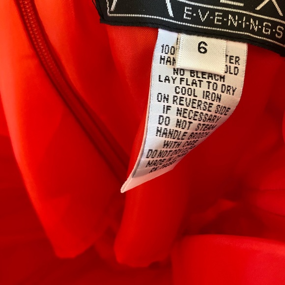 Lovely red orange one shoulder evening gown, 6 - Picture 6 of 8